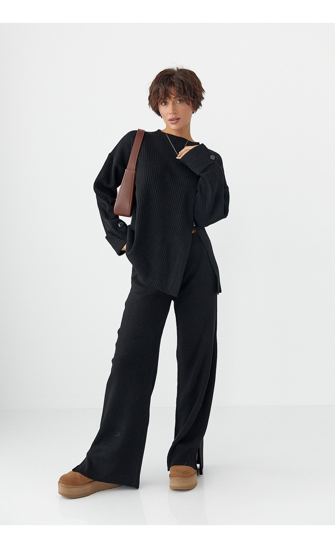 В'язаний костюм в рубчик вільною крою  чорний колір