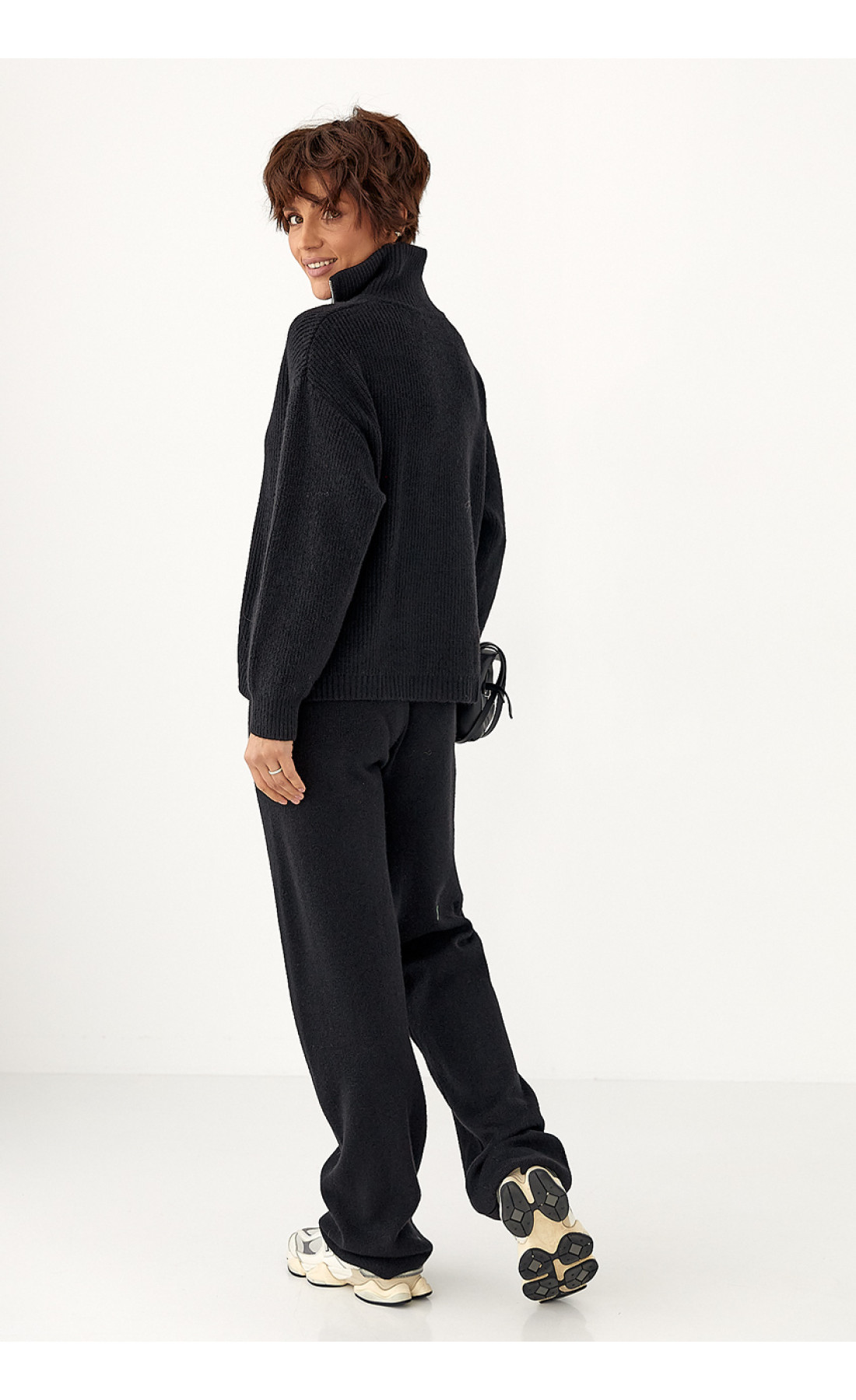 В'язаний костюм зі светром із блискавками та прямими штанами  чорний колір