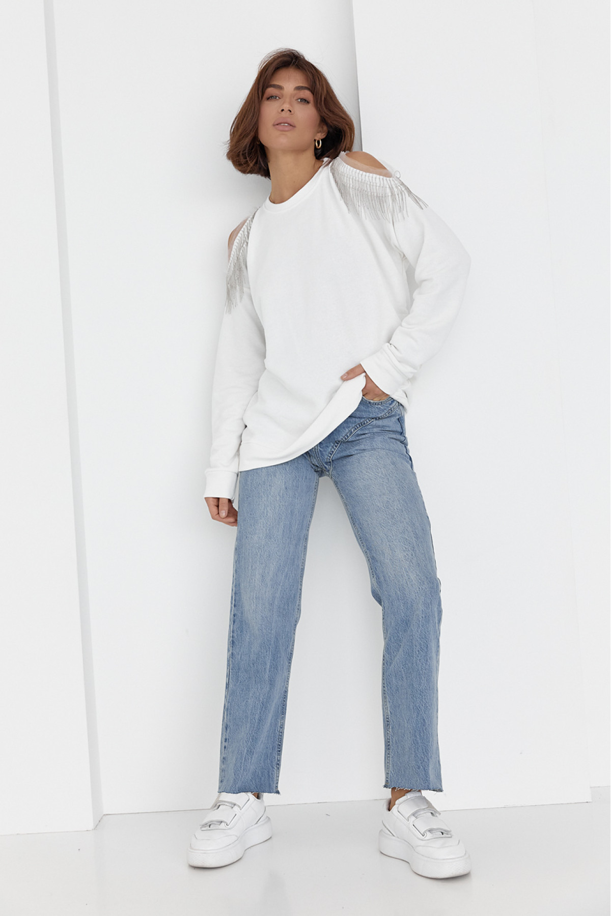 Жіноча кофта oversize з вирізами на плечах  молочний колір