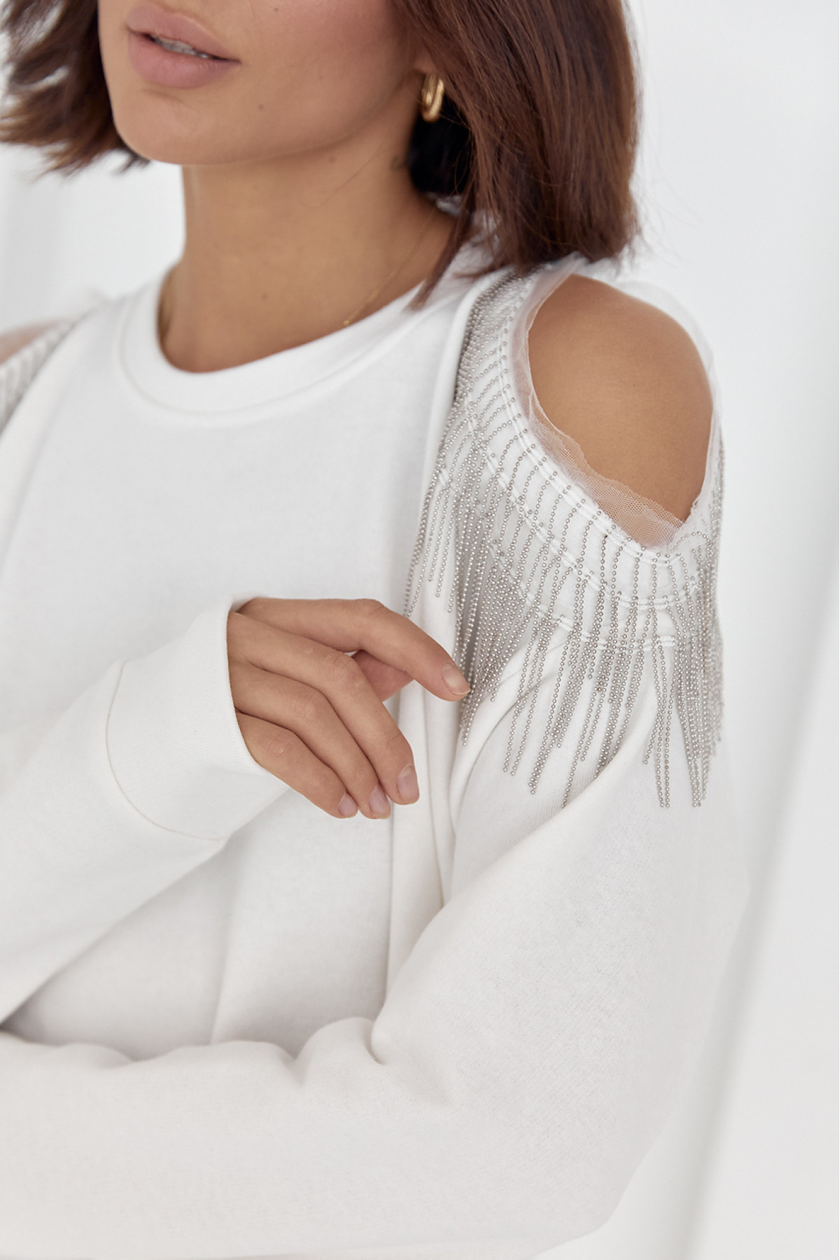 Жіноча кофта oversize з вирізами на плечах  молочний колір