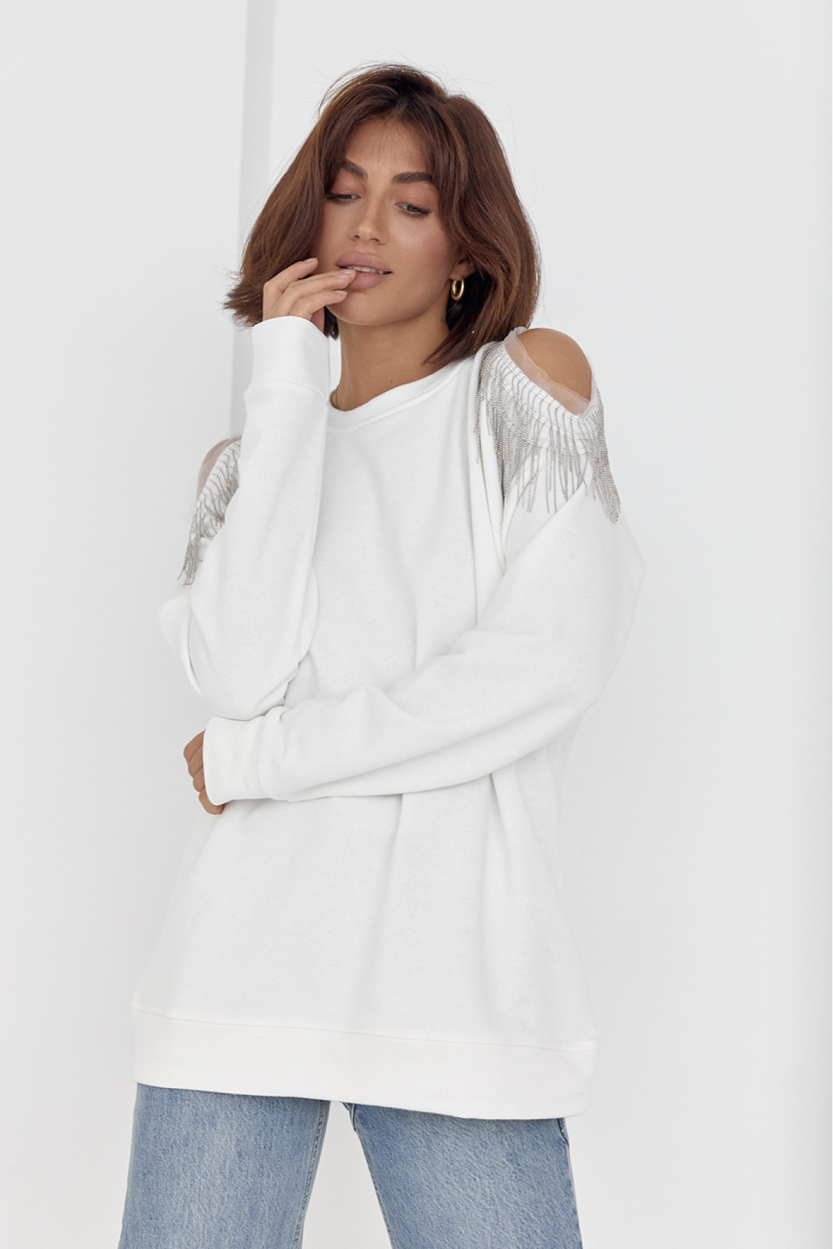 Жіноча кофта oversize з вирізами на плечах  молочний колір