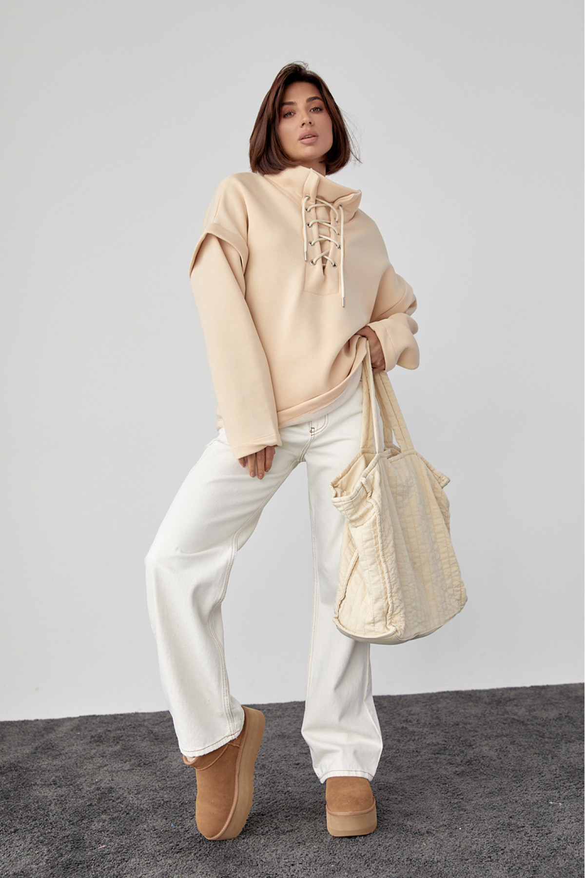 Теплий світшот із шнурівкою на горловині  бежевий колір