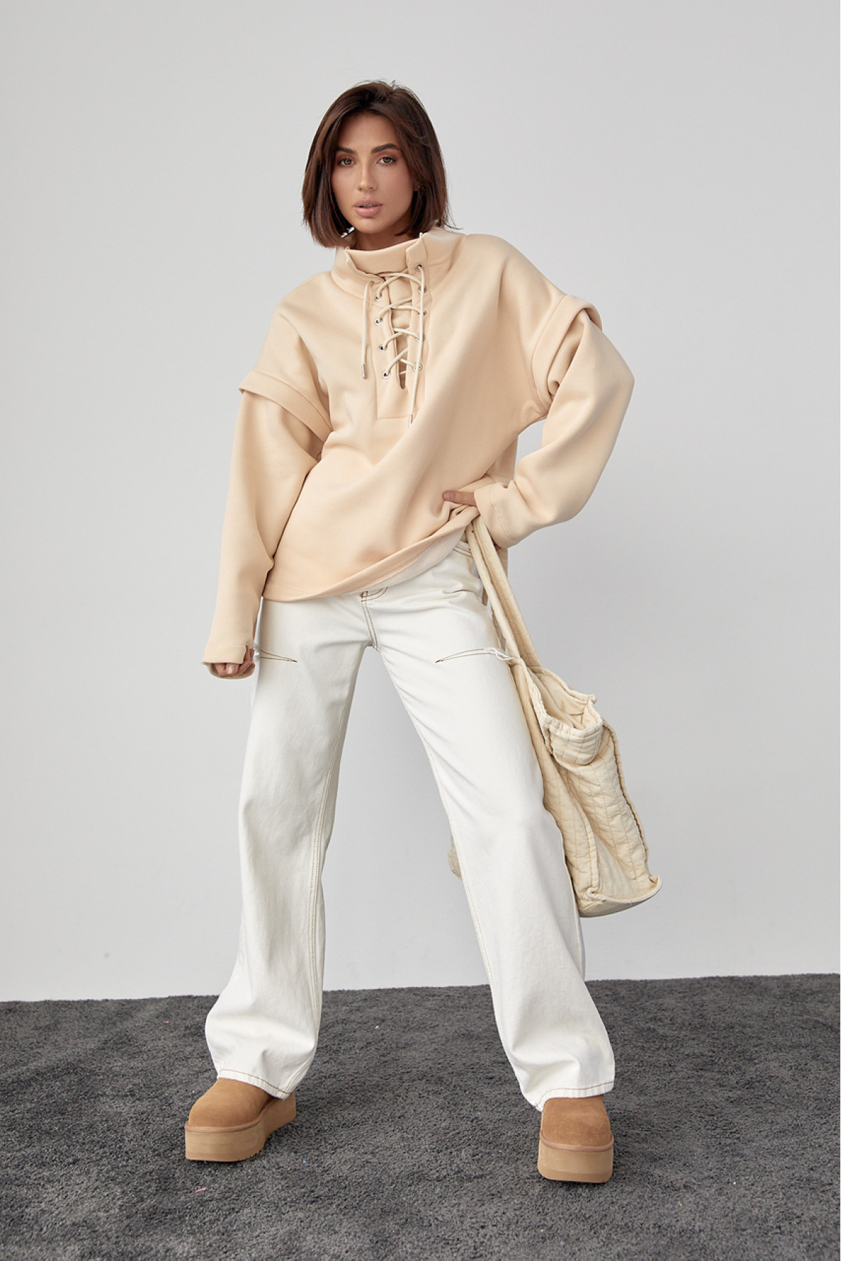 Теплий світшот із шнурівкою на горловині  бежевий колір