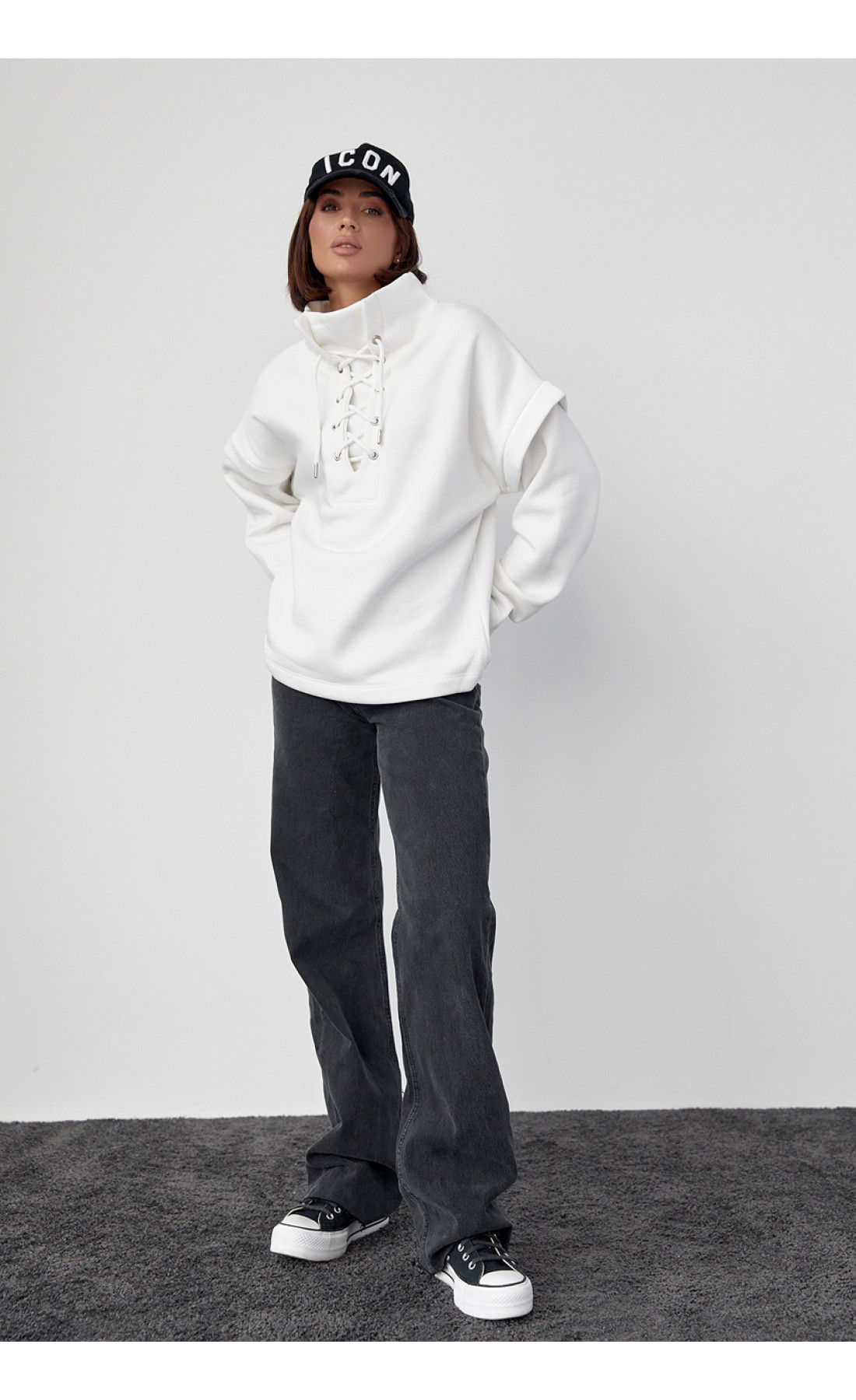 Теплий світшот із шнурівкою на горловині  молочний колір