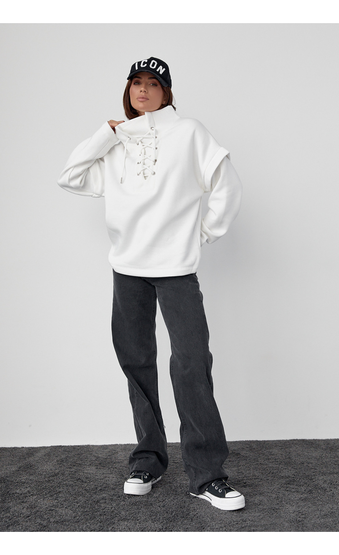 Теплий світшот із шнурівкою на горловині  молочний колір