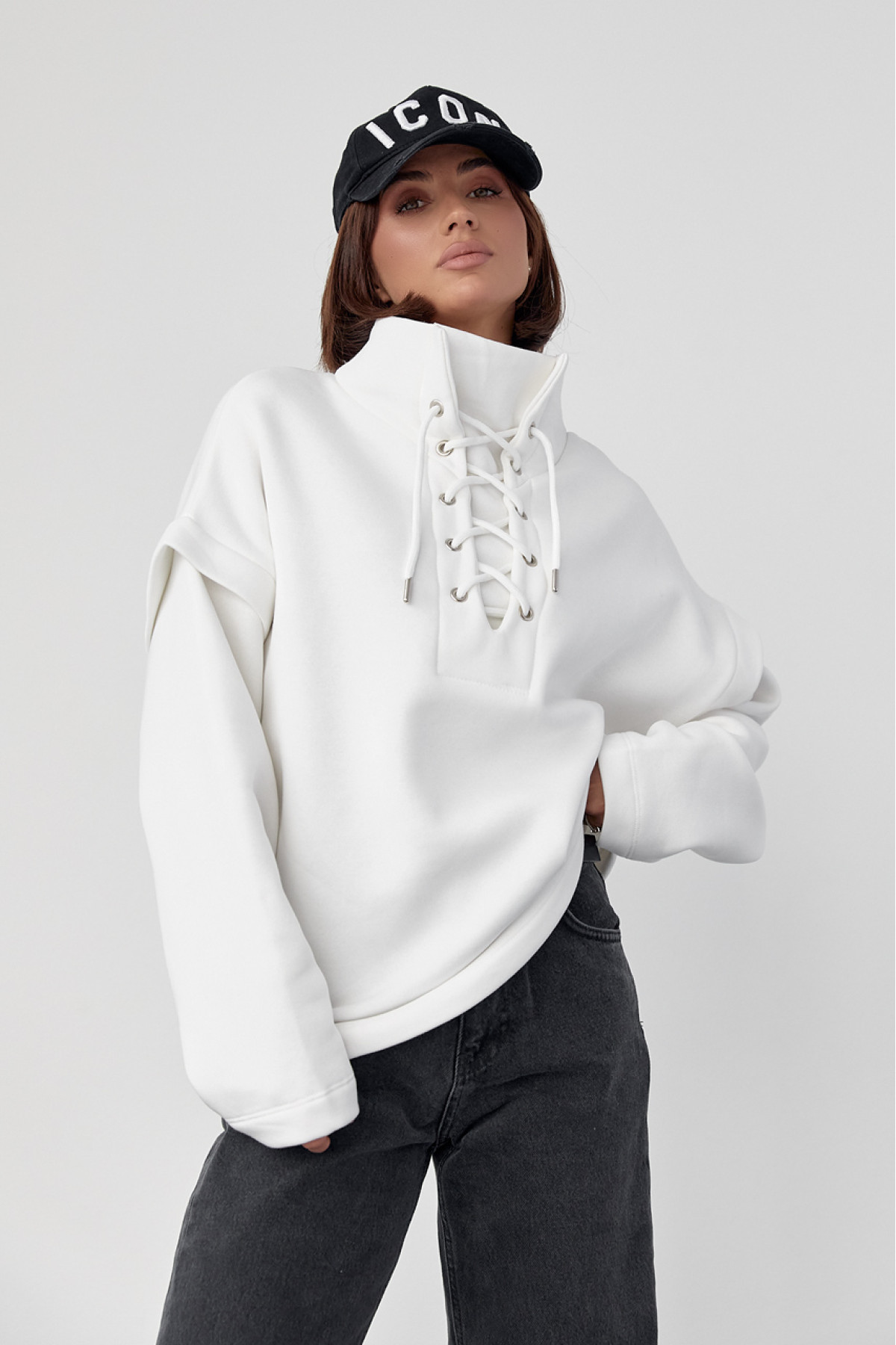 Теплий світшот із шнурівкою на горловині  молочний колір