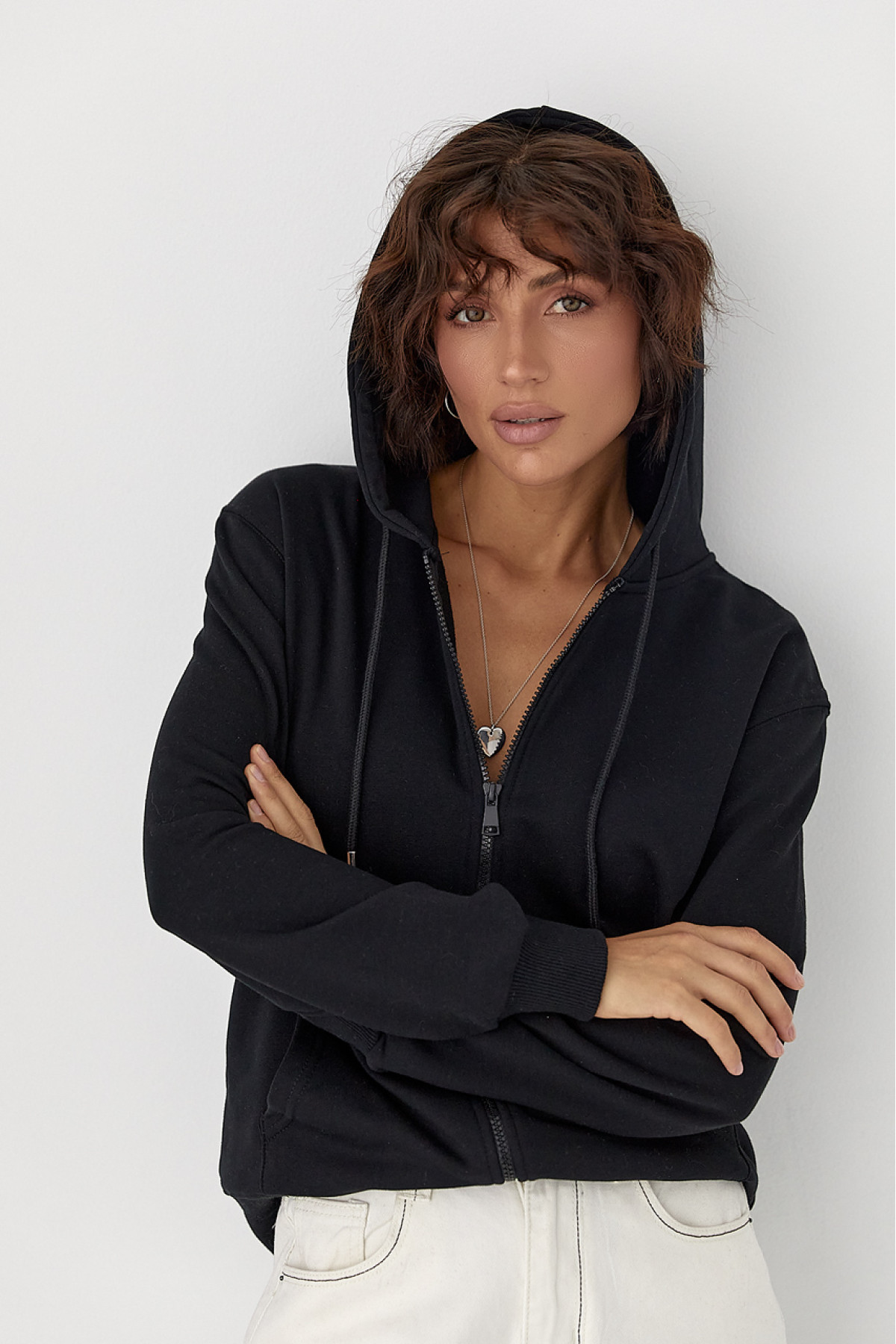 Жіноче худі на блискавці  чорний колір