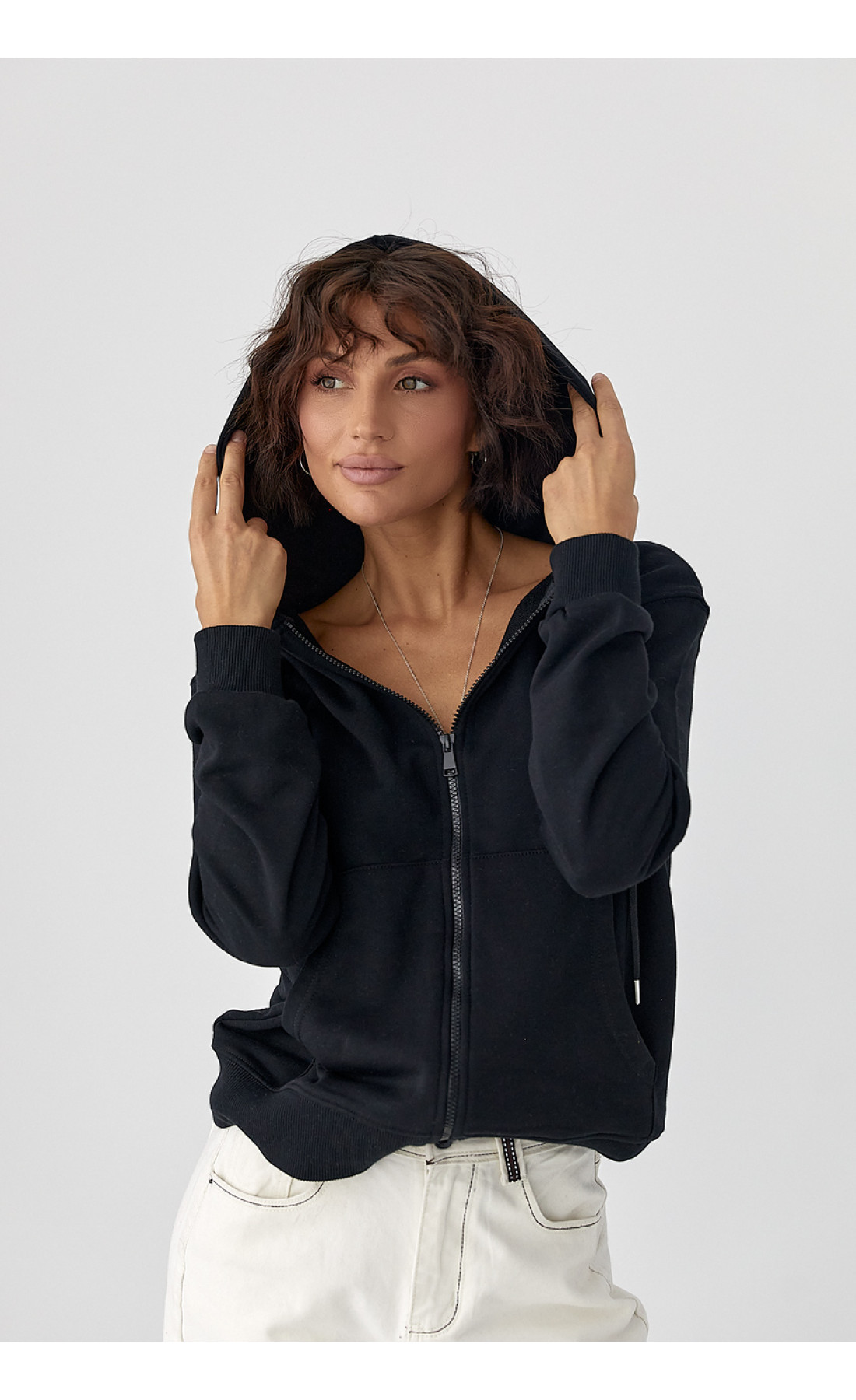 Жіноче худі на блискавці  чорний колір