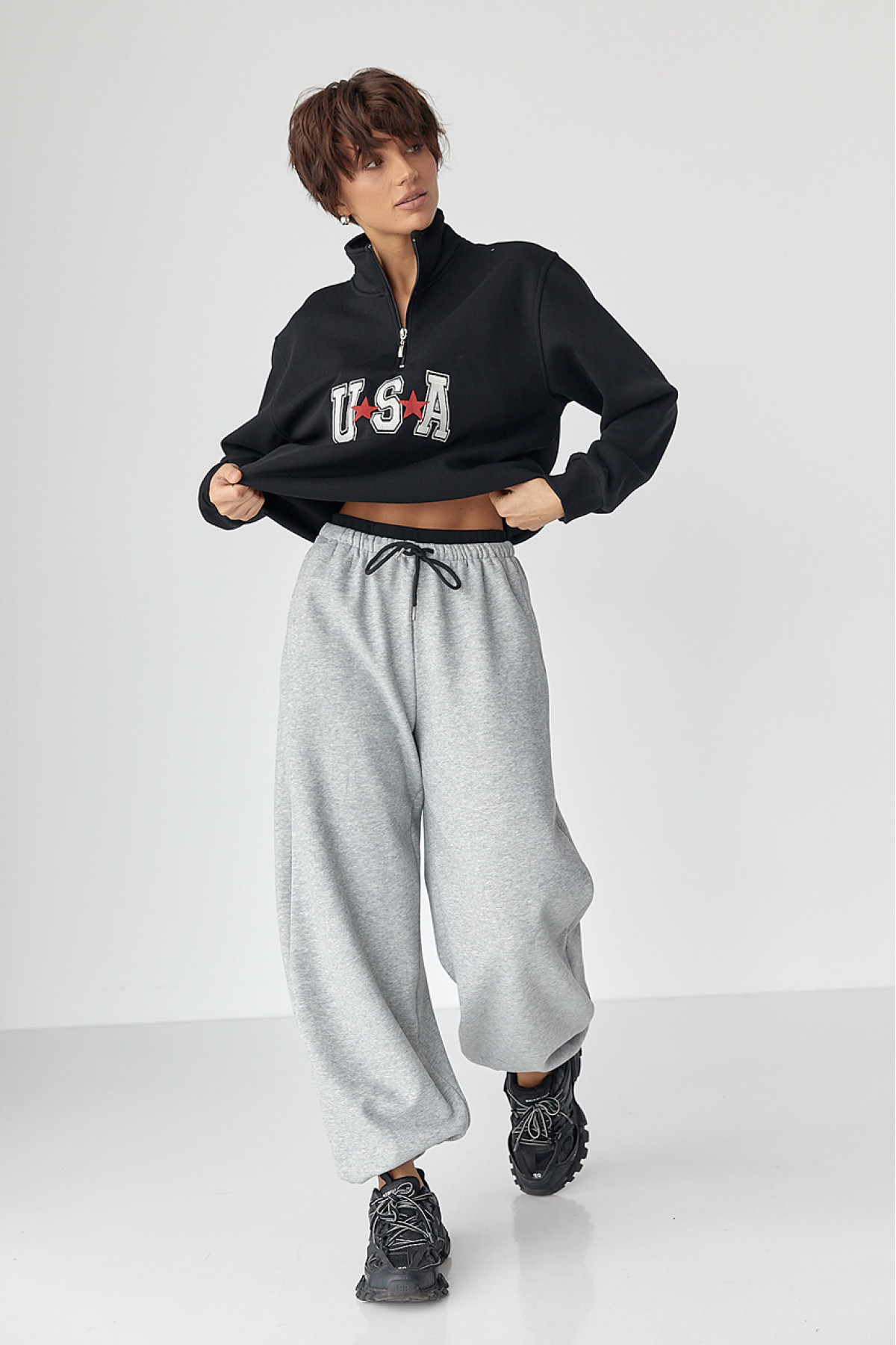 Теплий світшот з блискавкою на комірі  чорний колір