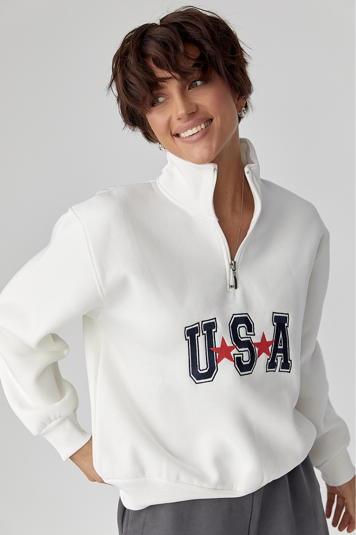 Теплий світшот з блискавкою на комірі  молочний колір