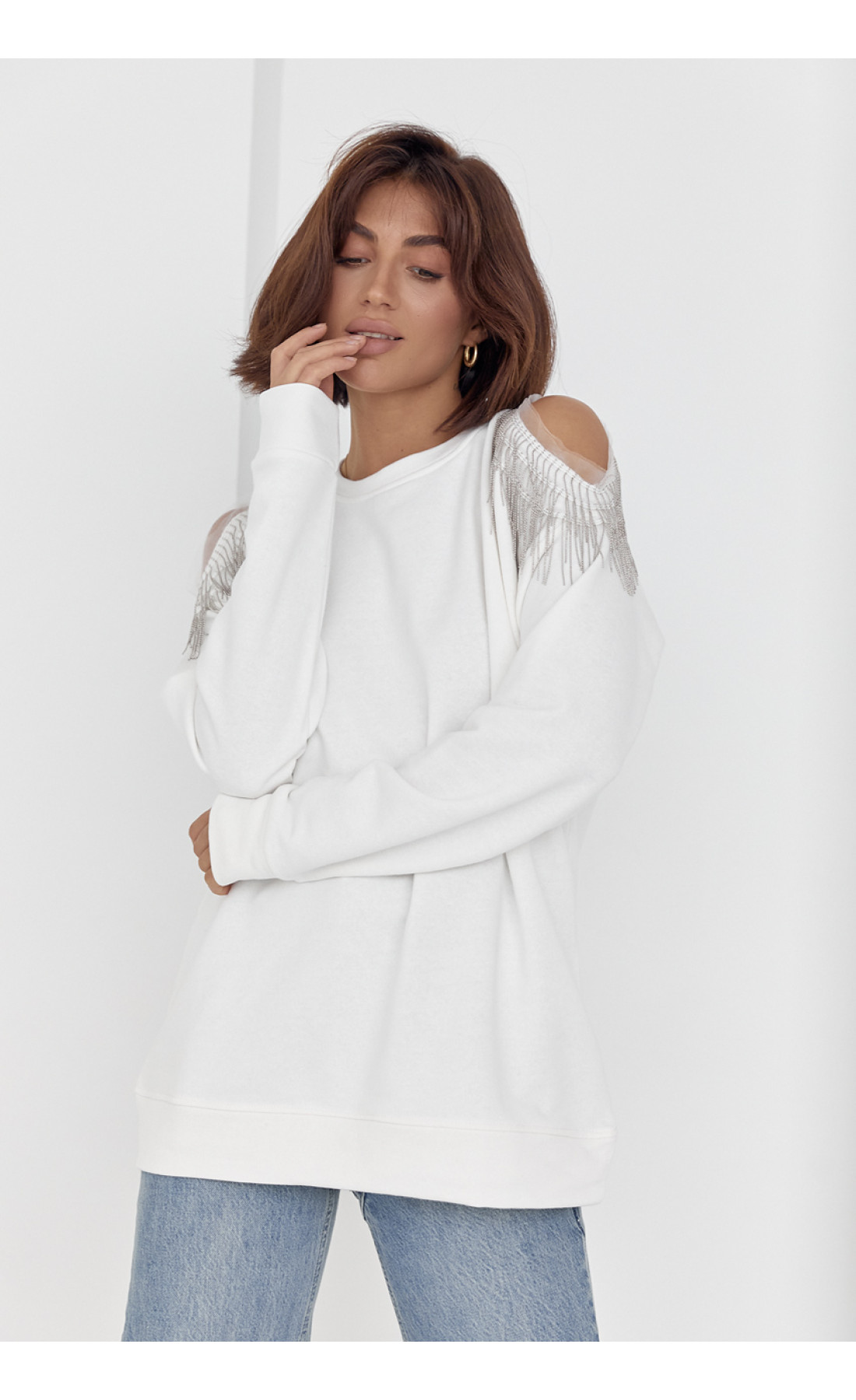 Жіноча кофта oversize з вирізами на плечах  молочний колір