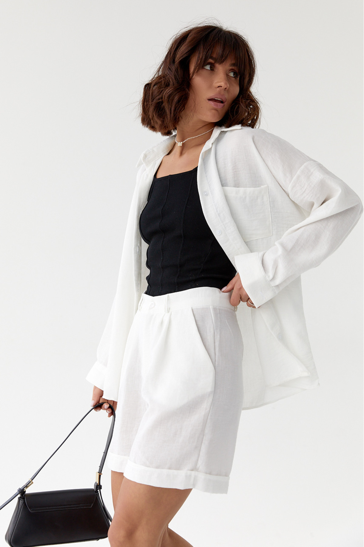 Жіночий костюм бавовняний з сорочкою та шортами  молочний колір