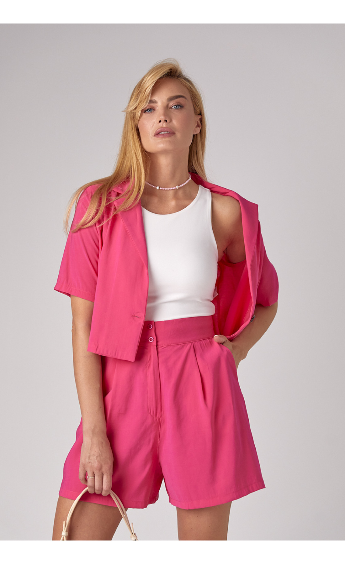 Літній жіночий костюм з жакетом та шортами  фуксія колір