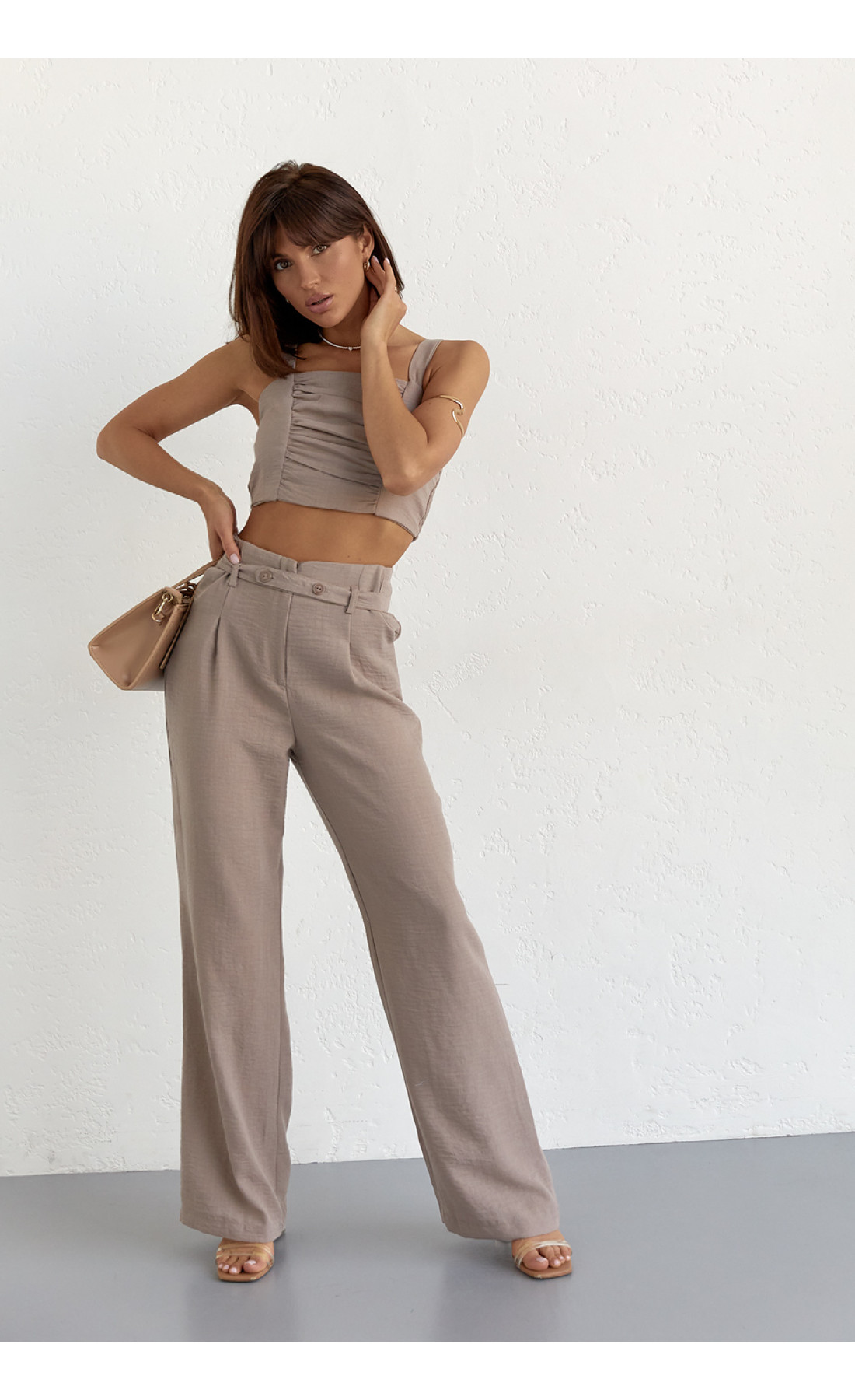 Жіночий бавовняний костюм із брюками та топом  кавовий колір