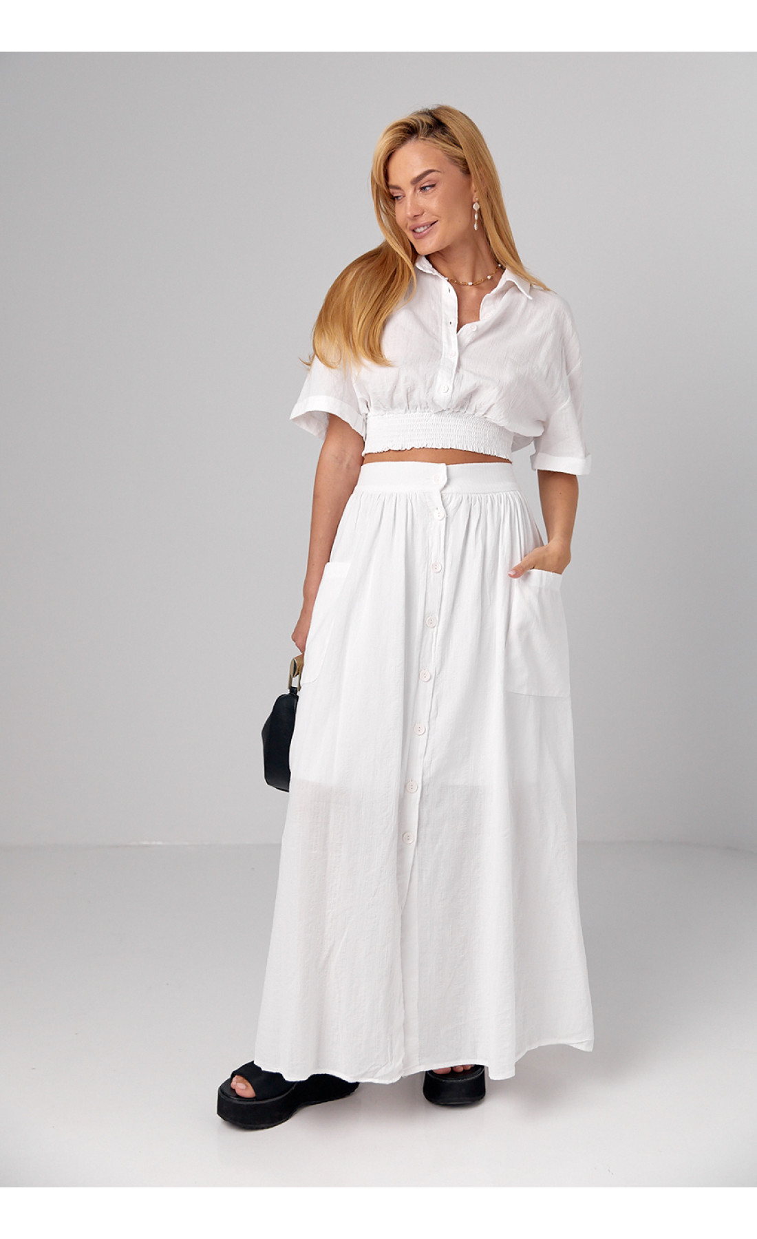 Літній спідничний костюм на гудзиках  білий колір