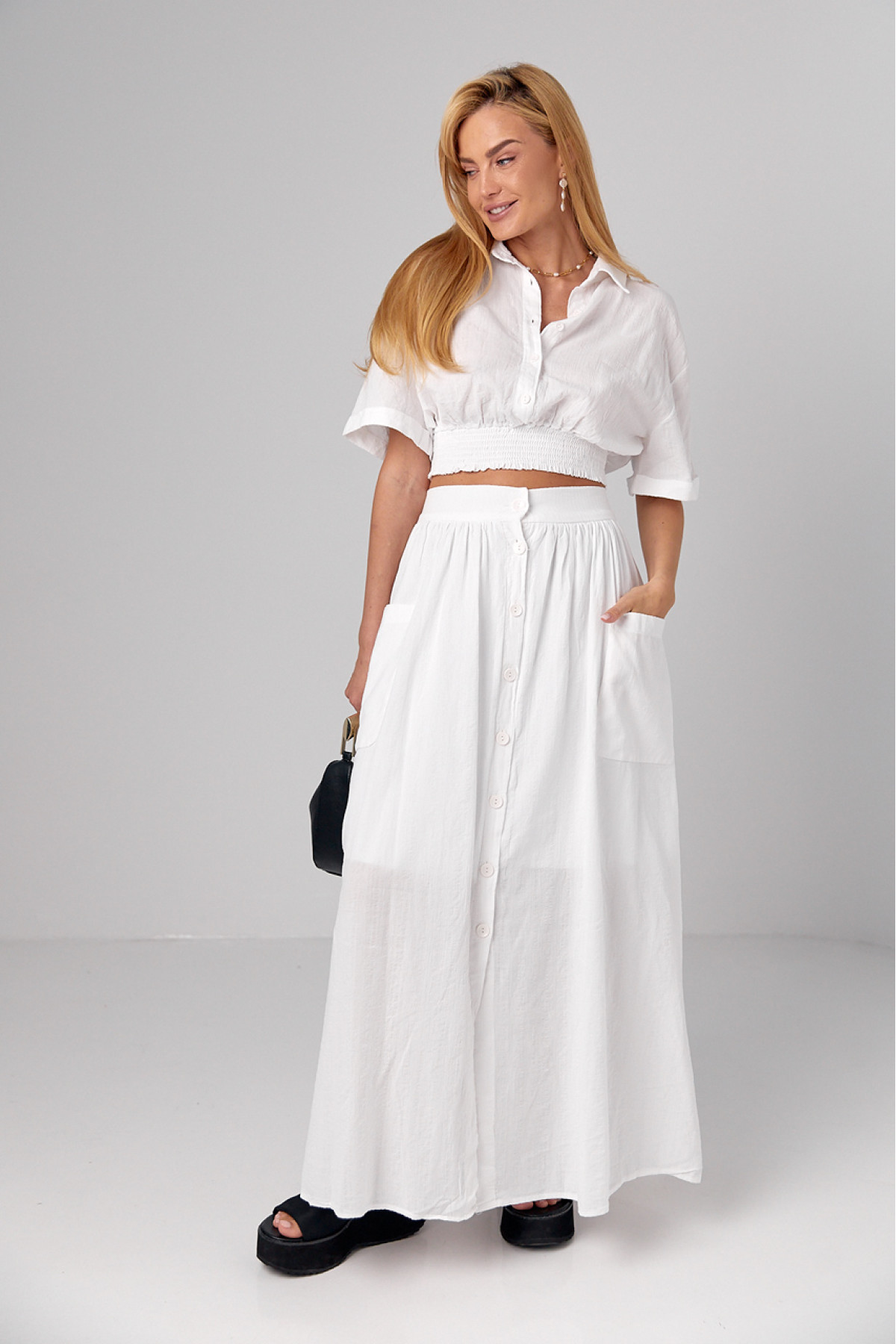 Літній спідничний костюм на гудзиках  білий колір