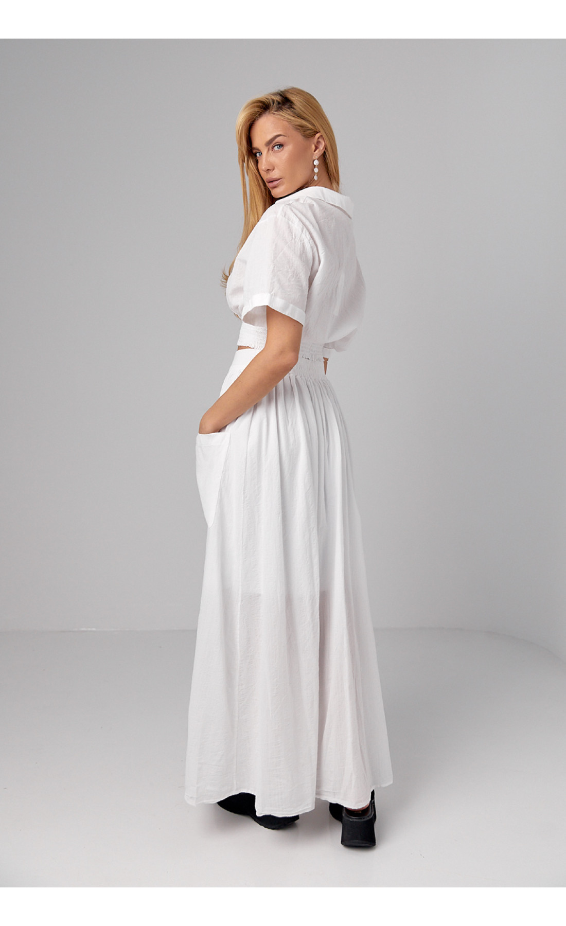 Літній спідничний костюм на гудзиках  білий колір