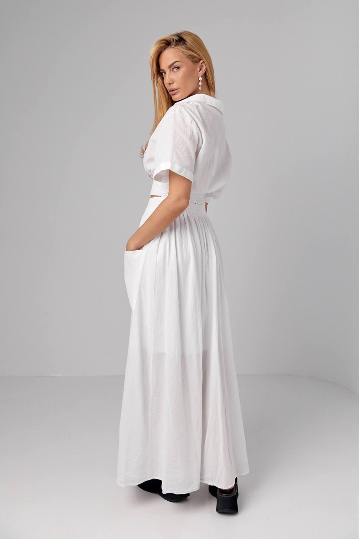 Літній спідничний костюм на гудзиках  білий колір