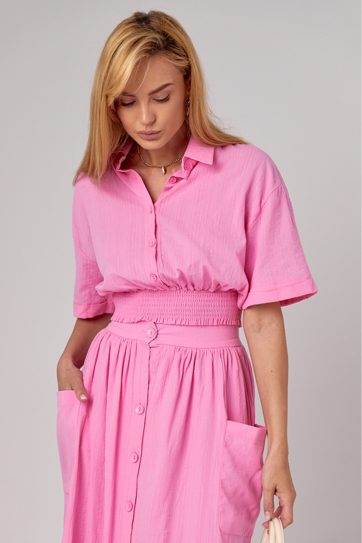 Літній спідничний костюм на гудзиках  рожевий колір