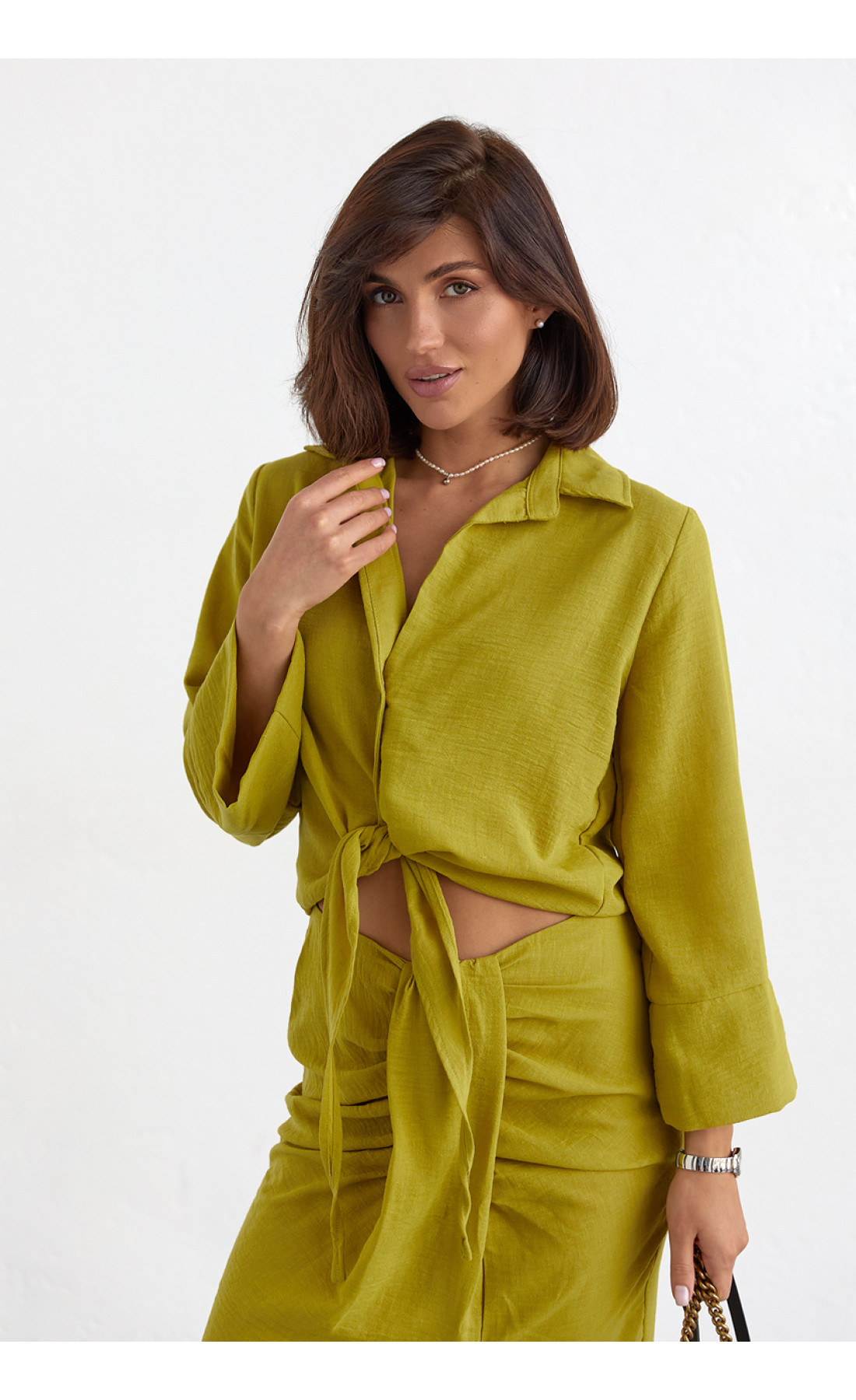 Літній спідничний костюм із блузою на зав'язках  гірчичний колір