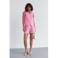 Жіночий костюм із шортами та жилеткою  рожевий колір