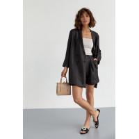 Жіночий костюм з подовженим піджаком та шортами  чорний колір
