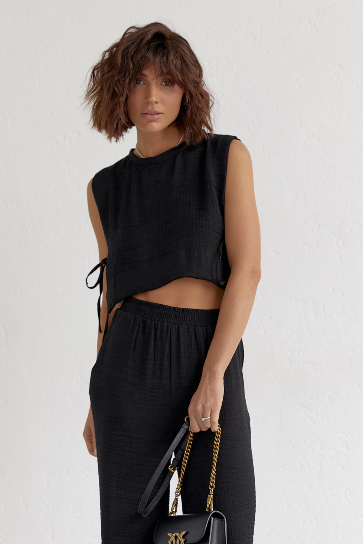 Літній жіночий костюм із брюками та топом із зав'язками  чорний колір