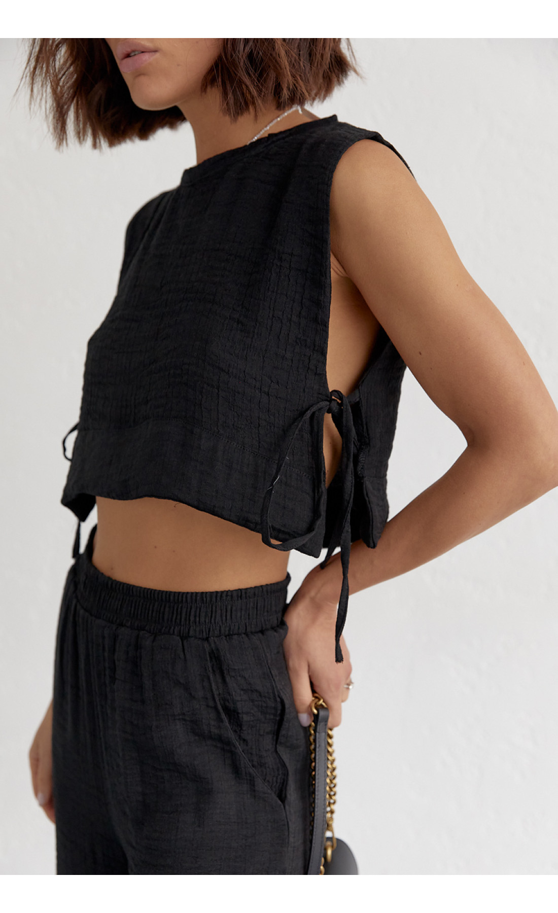 Літній жіночий костюм із брюками та топом із зав'язками  чорний колір