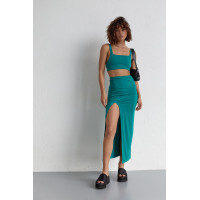 Літній жіночий костюм зі спідницею та топом  зелений колір