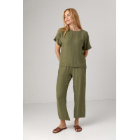 Літній костюм з брюками та футболкою  зелений колір