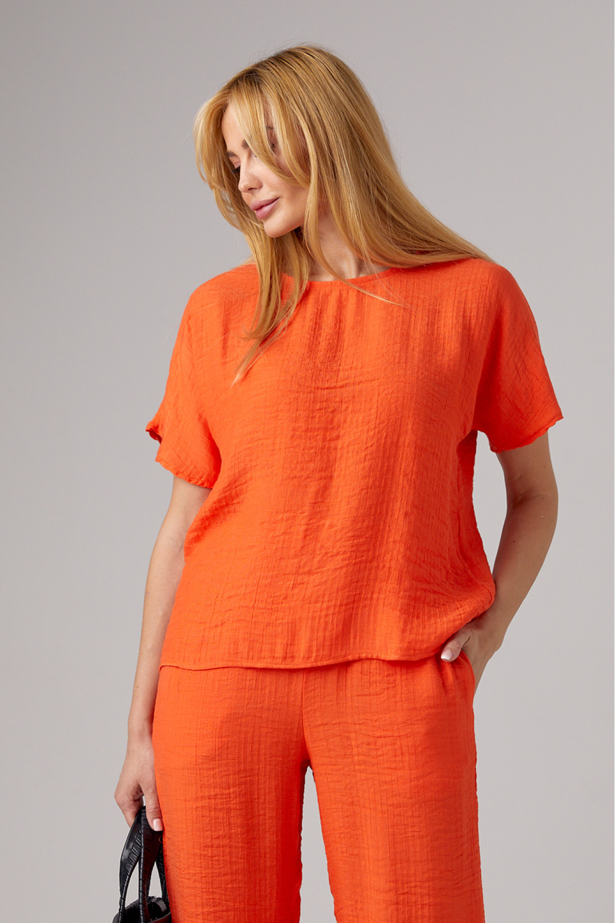 Літній костюм з брюками та футболкою  помаранчевий колір