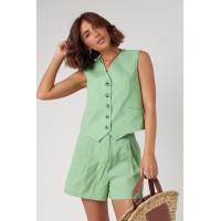 Літній жіночий костюм лляний з шортами та жилетом  салатовий колір