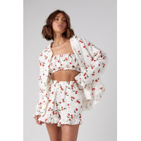 Жіночий костюмтрійка прикрашений вишнями  молочний колір