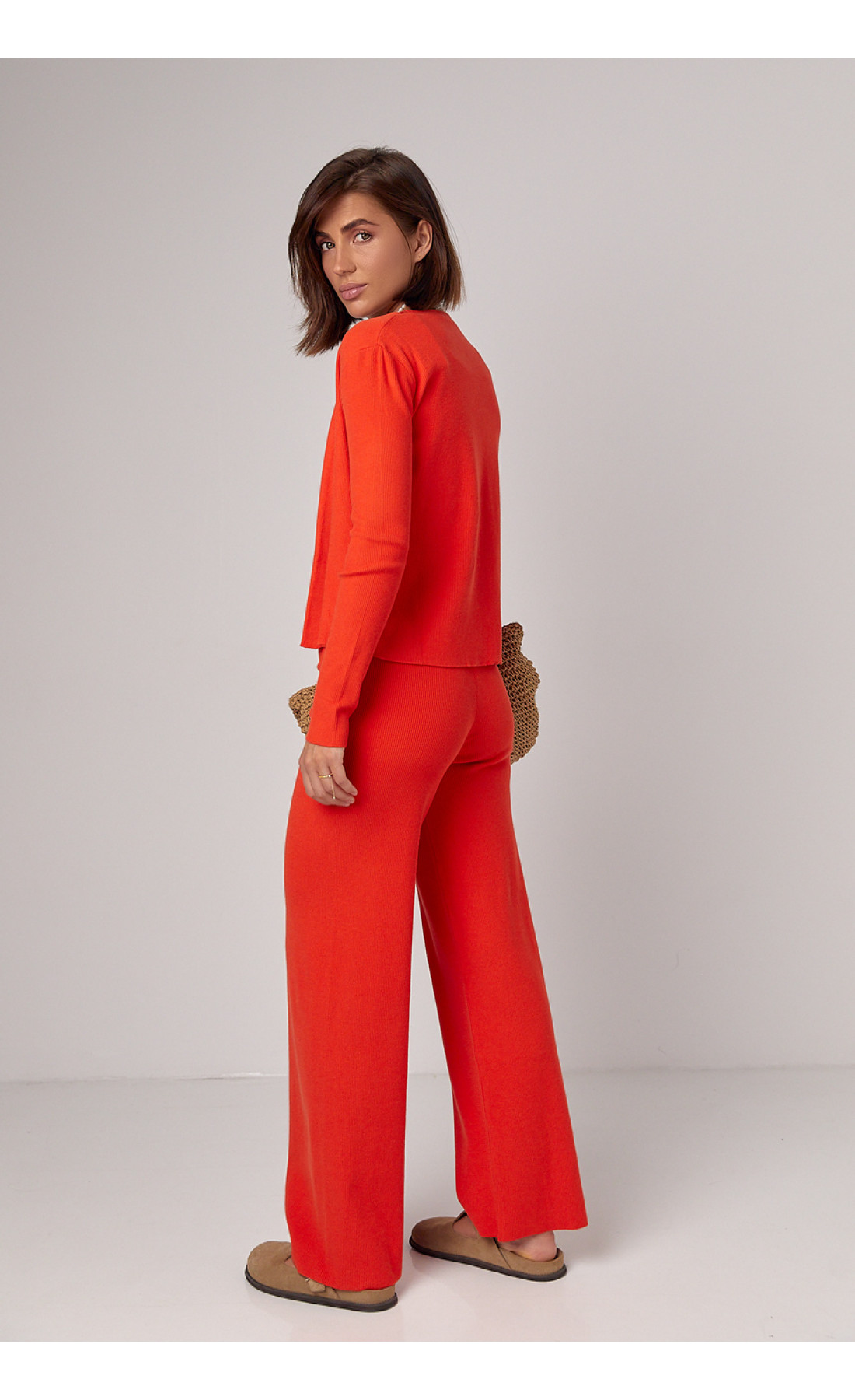 В'язаний жіночий костюм зі штанами та кардиганом  теракотовий колір