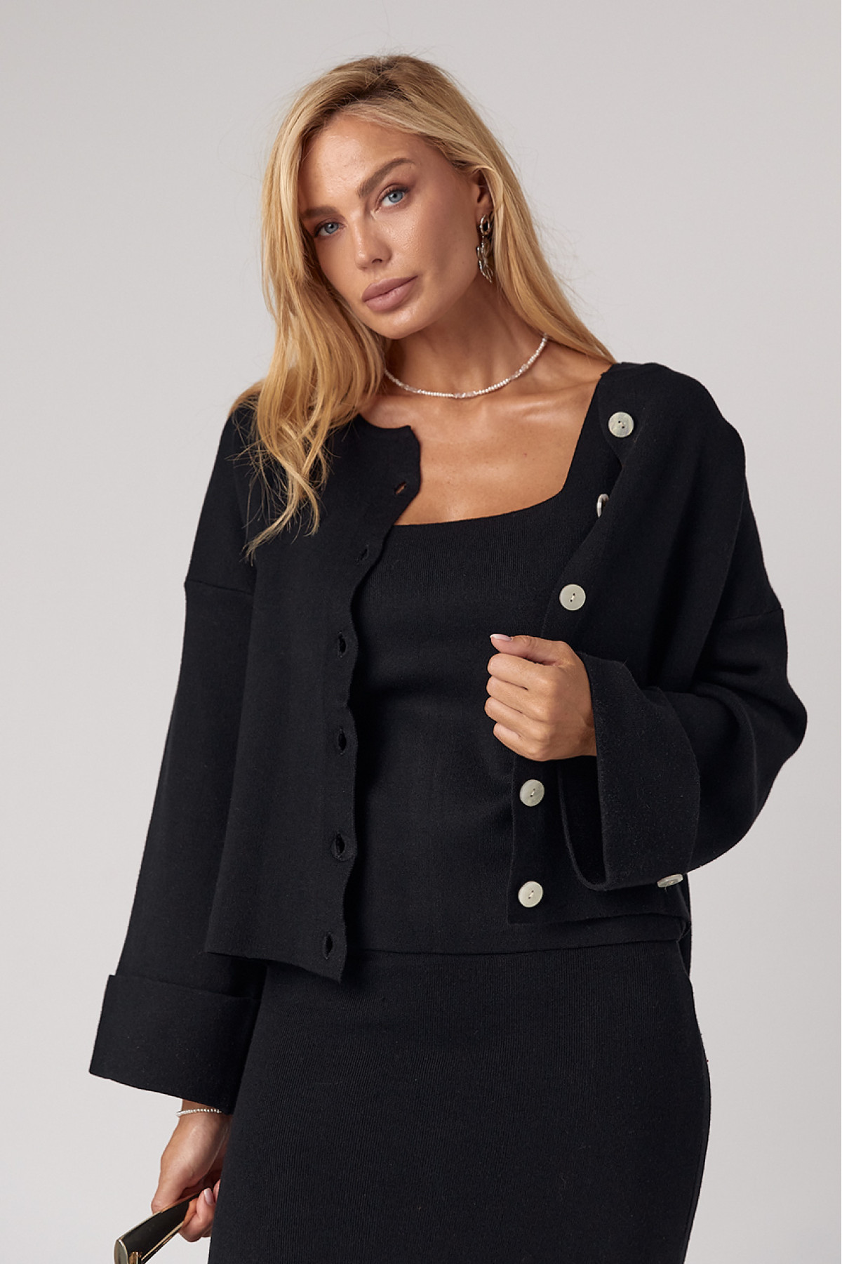 В'язаний костюмтрійка з кардиганом спідницею та топом  чорний колір