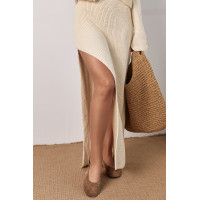 В'язаний костюм з джемпером та довгою спідницею з розрізом по нозі  бежевий колір