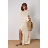 В'язаний костюм з джемпером та довгою спідницею з розрізом по нозі  бежевий колір