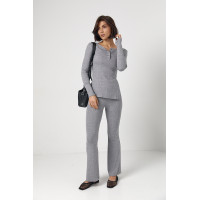 Костюм зі штанами кльош і кофтинкою на ґудзиках  сірий колір