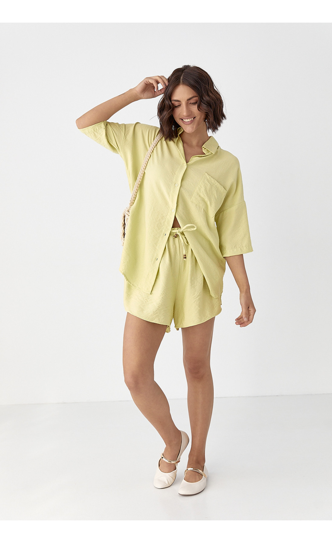 Літній костюм із сорочкою на ґудзиках і шортами  лимонний колір
