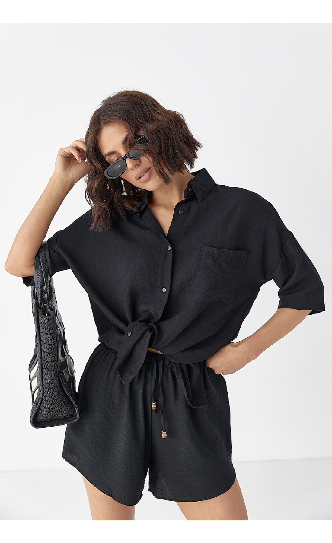 Літній костюм із сорочкою на ґудзиках і шортами  чорний колір