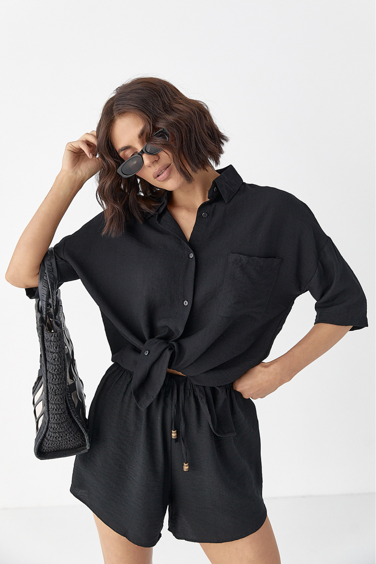 Літній костюм із сорочкою на ґудзиках і шортами  чорний колір