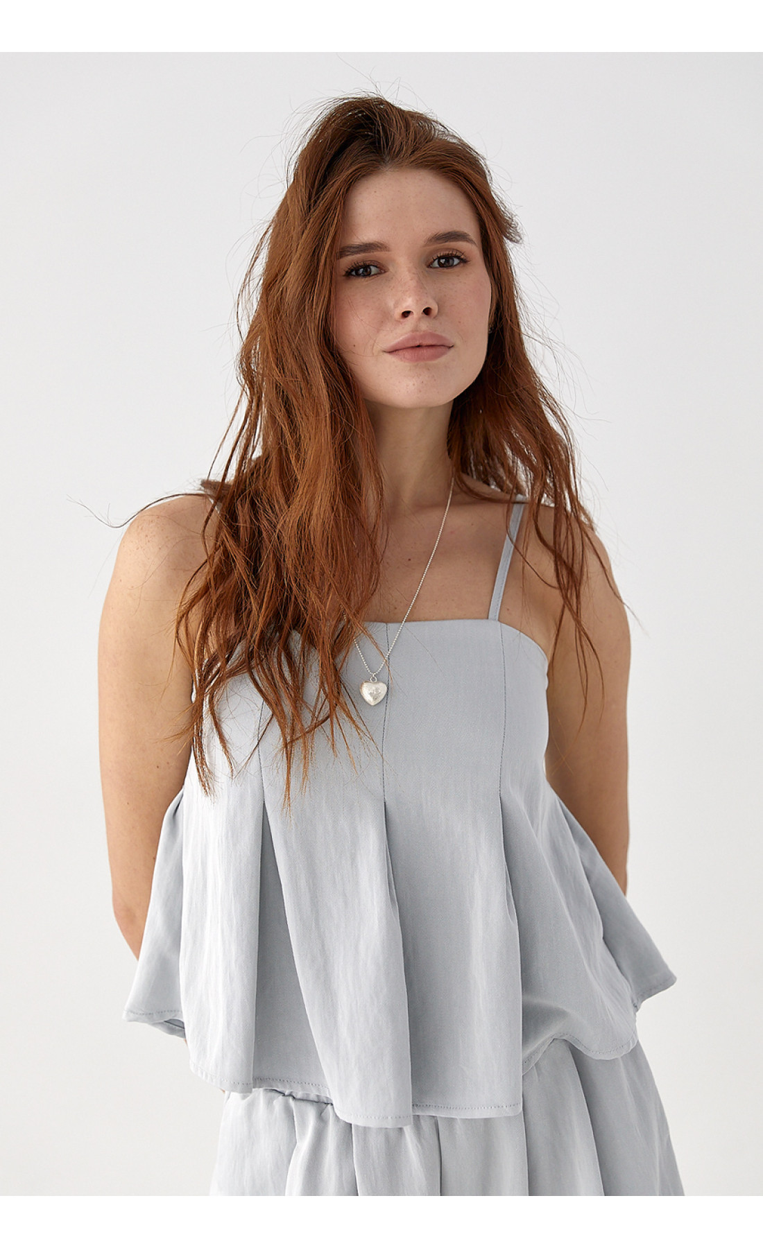 Літній костюм зі штанами та топом на бретелях  сірий колір