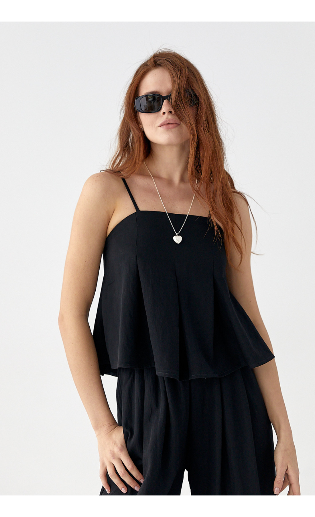 Літній костюм зі штанами та топом на бретелях  чорний колір