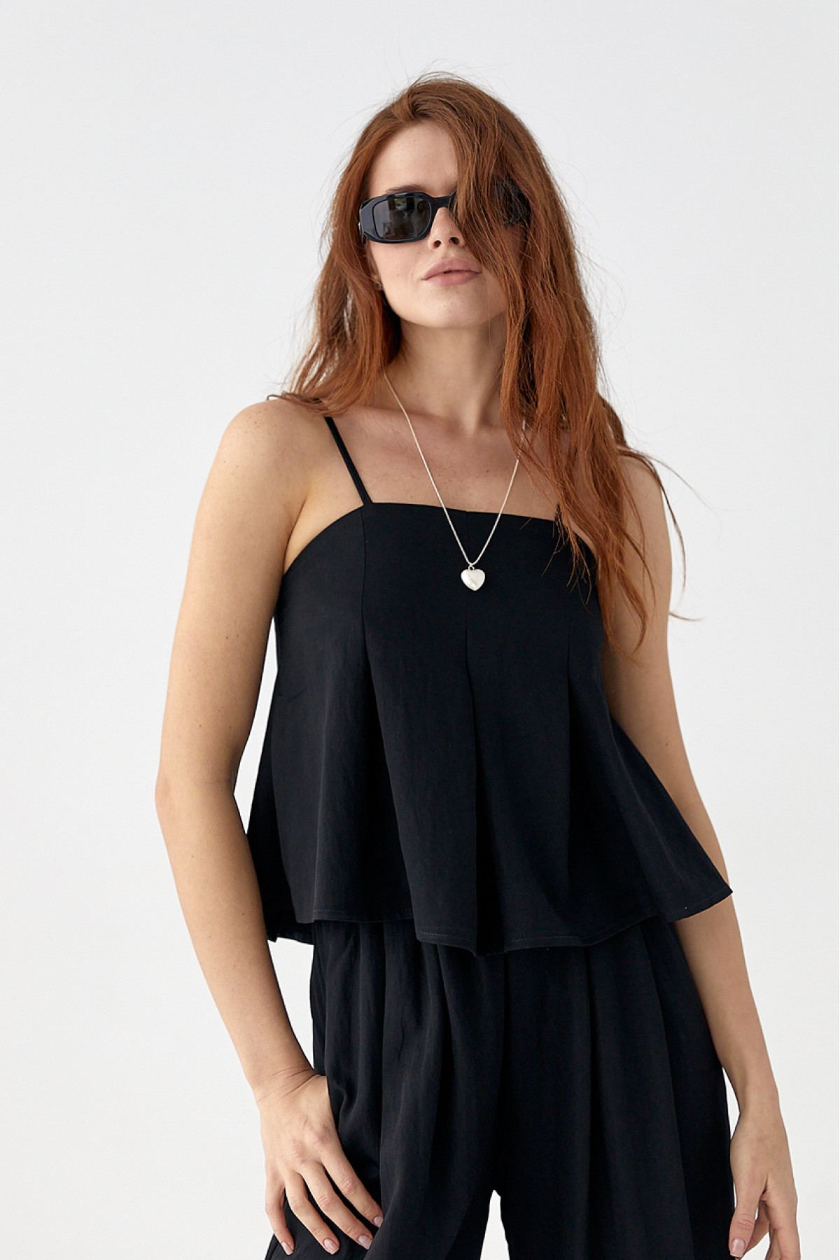 Літній костюм зі штанами та топом на бретелях  чорний колір