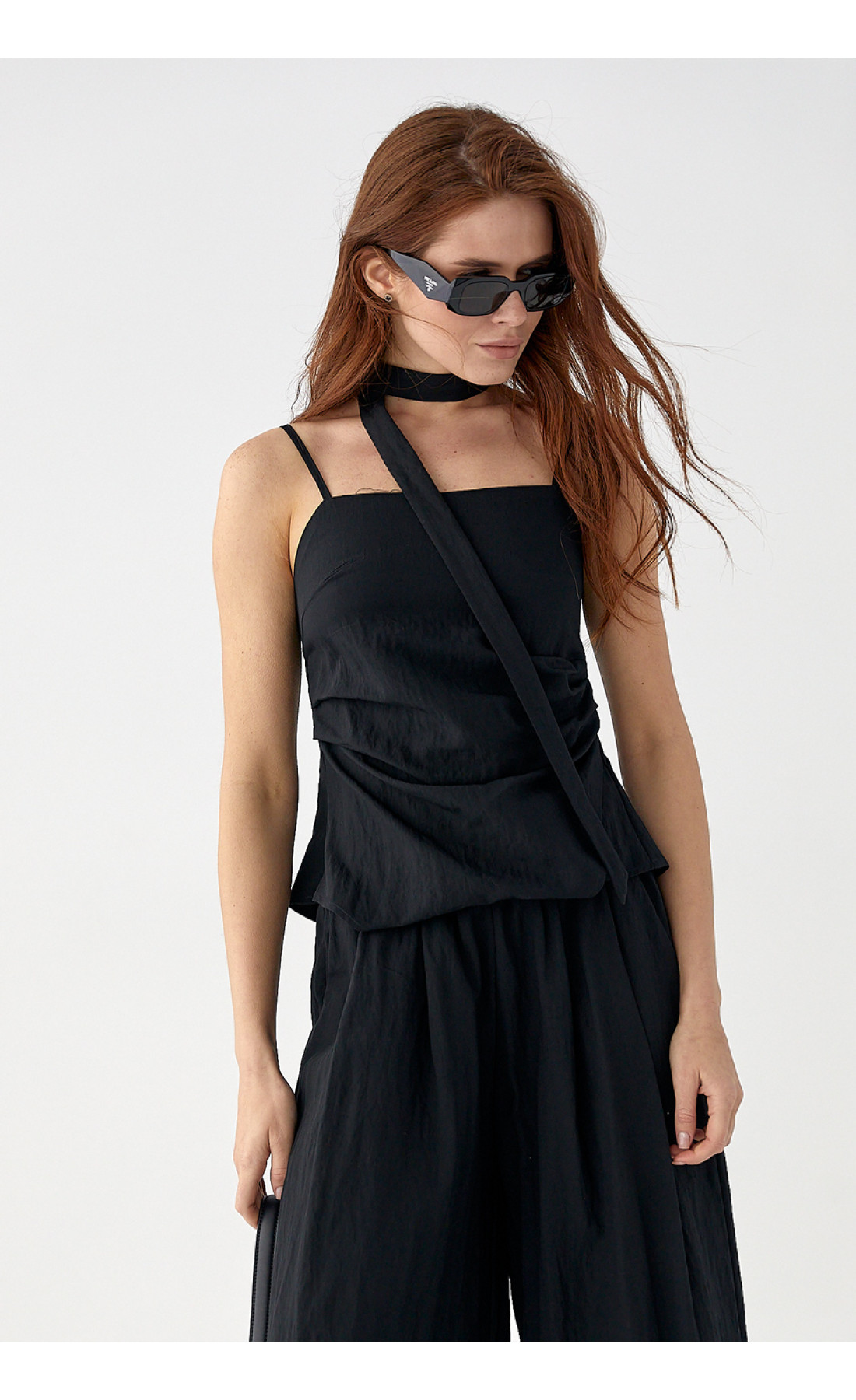 Костюм з асиметричним топом і штанамипалаццо  чорний колір