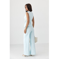 Трикотажний костюм з блузою і прямими штанами  блакитний колір