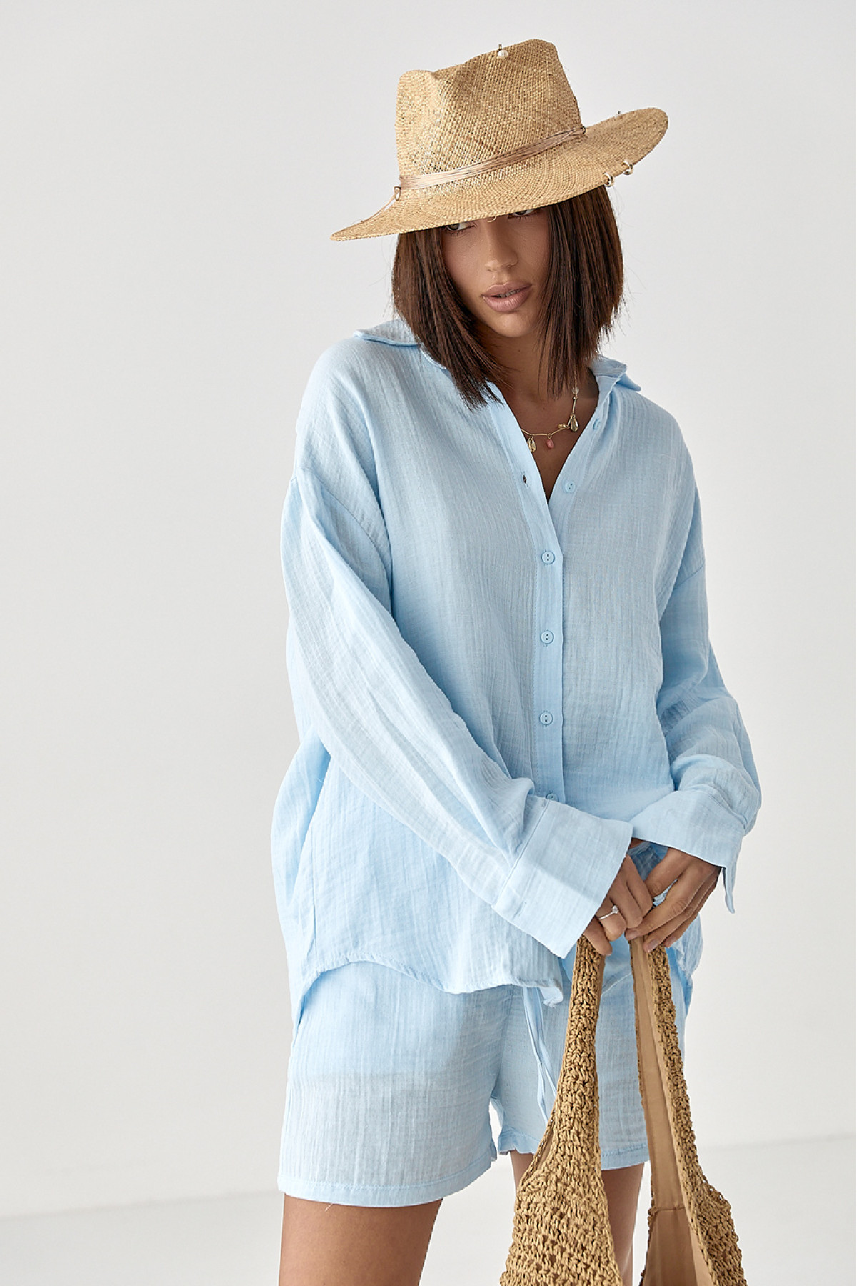 Мусліновий костюм із сорочкою і шортами  блакитний колір