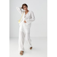 Вільний літній костюм із блузою на зав'язках  білий колір