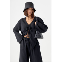 Вільний літній костюм із блузою на зав'язках  чорний колір