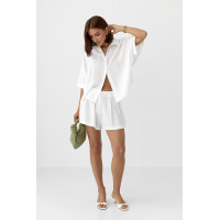 Костюм вільного крою із шортами та сорочкою  білий колір
